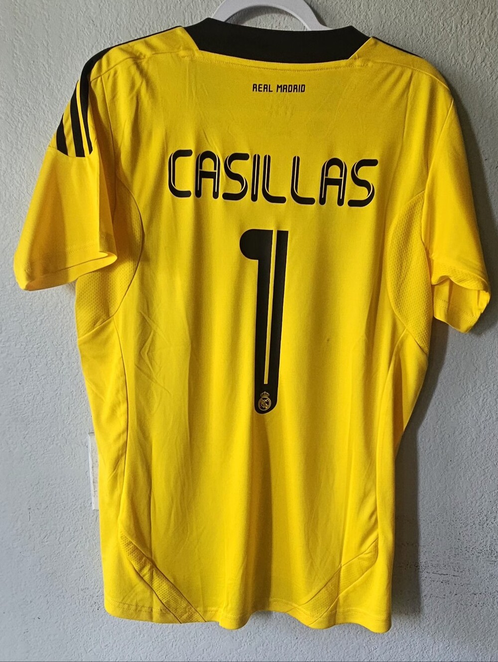 Jersey Iker Casillas Retro - Picture 2 of 3